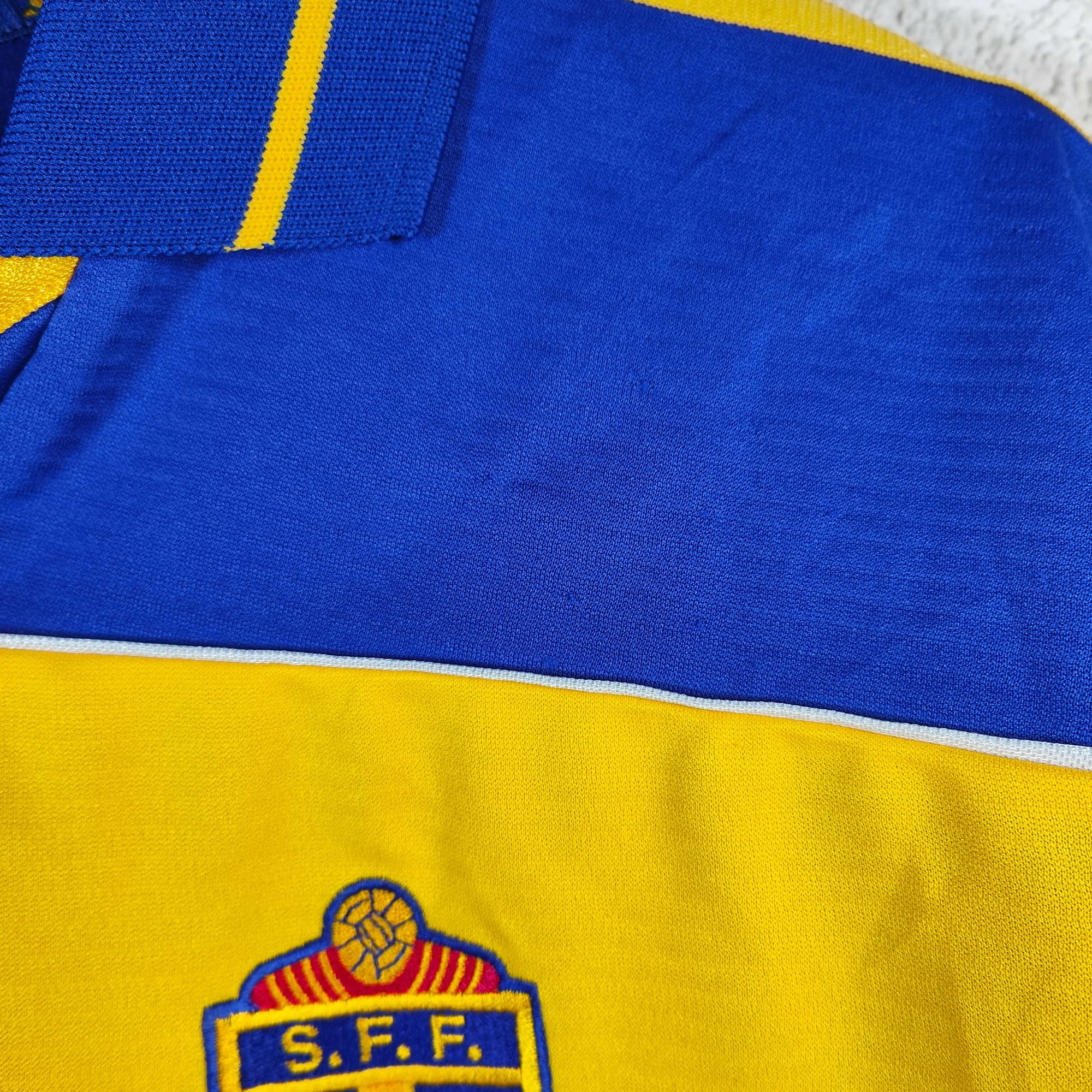 2000-02 Sweden Home Shirt Ibrahimović 