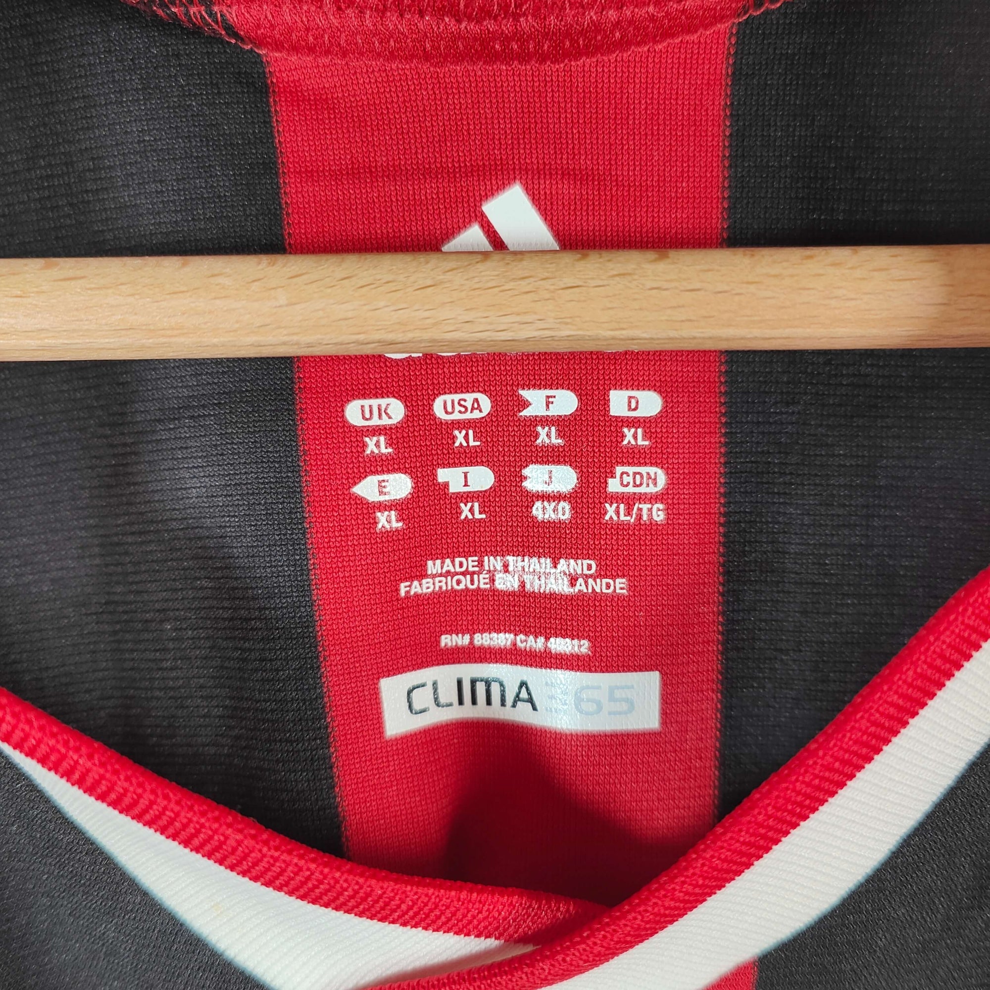 2009-10 AC Milan Home Shirt Ronaldinho 