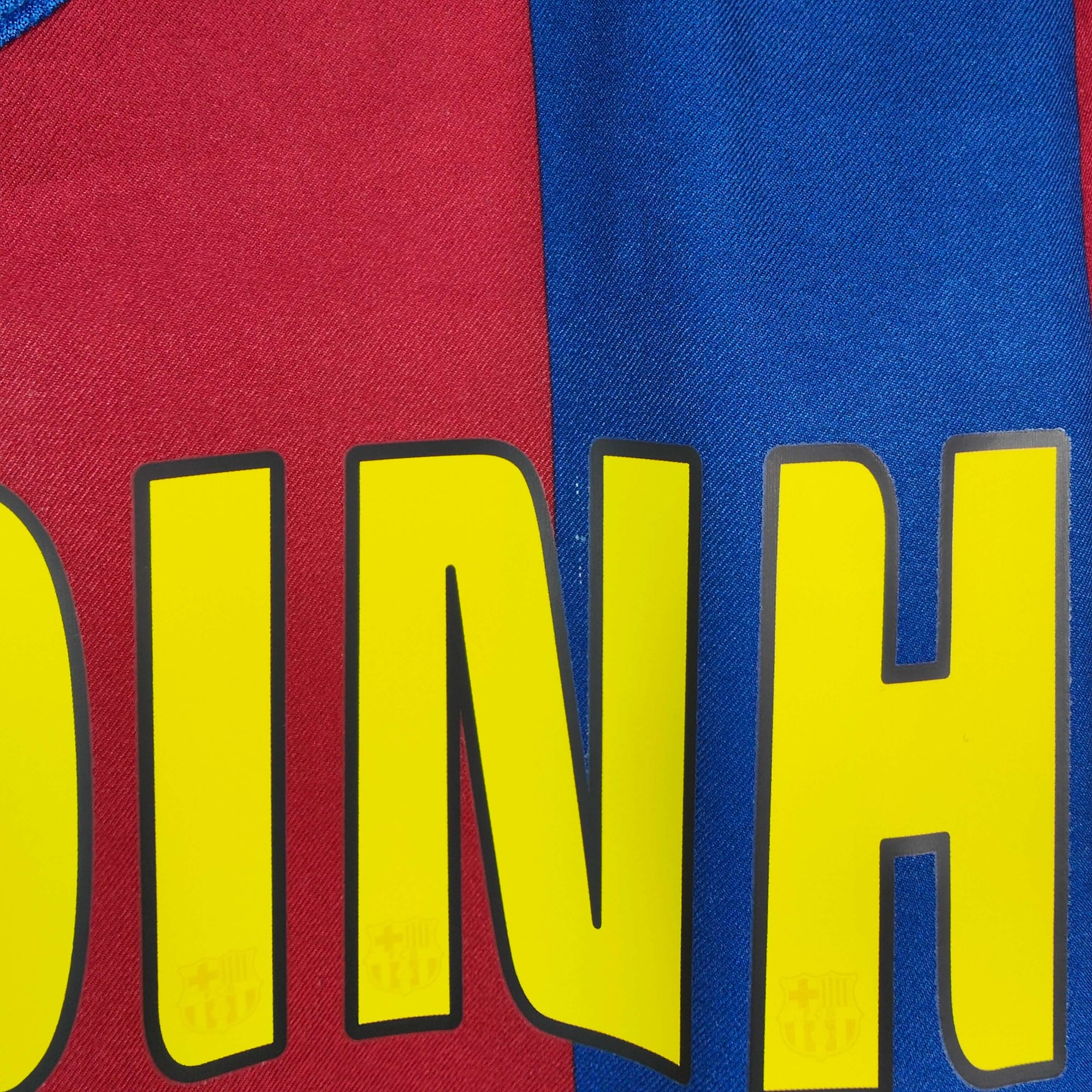 2005-06 FC Barcelona Home Shirt Ronaldinho 