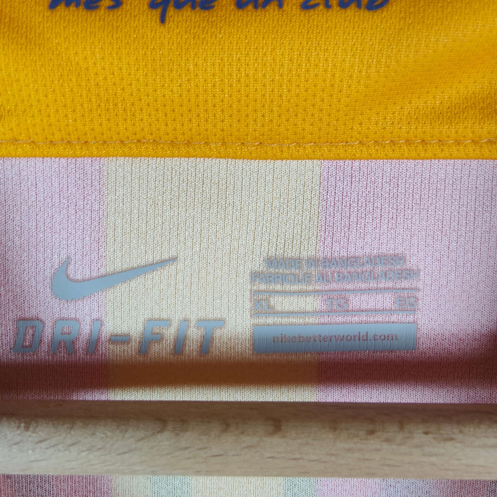 2015-16 FC Barcelona Away Shirt Messi 