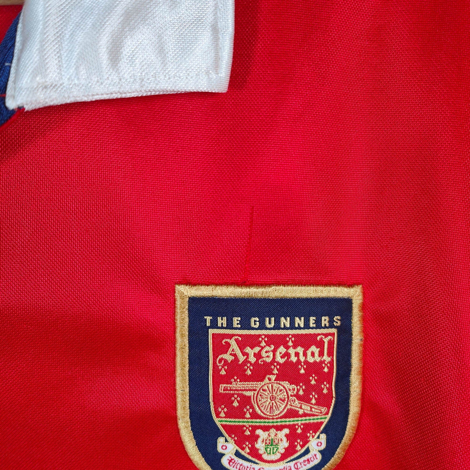 1998-99 Arsenal Home Shirt Bergkamp 