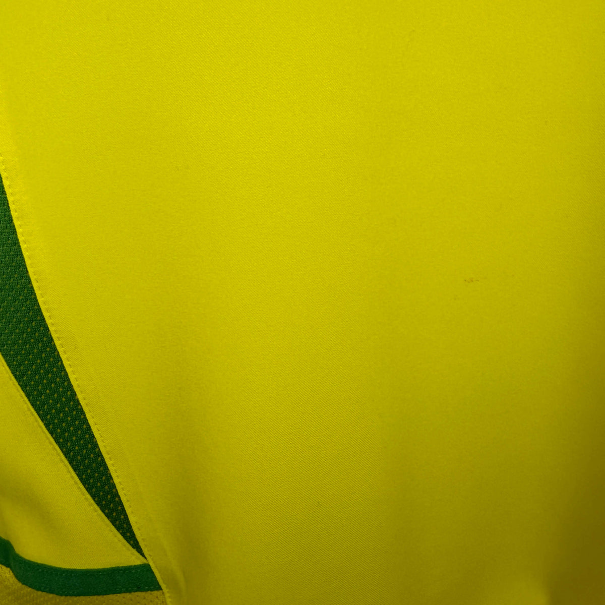 2002-04 Brazil Home Shirt Ronaldinho 
