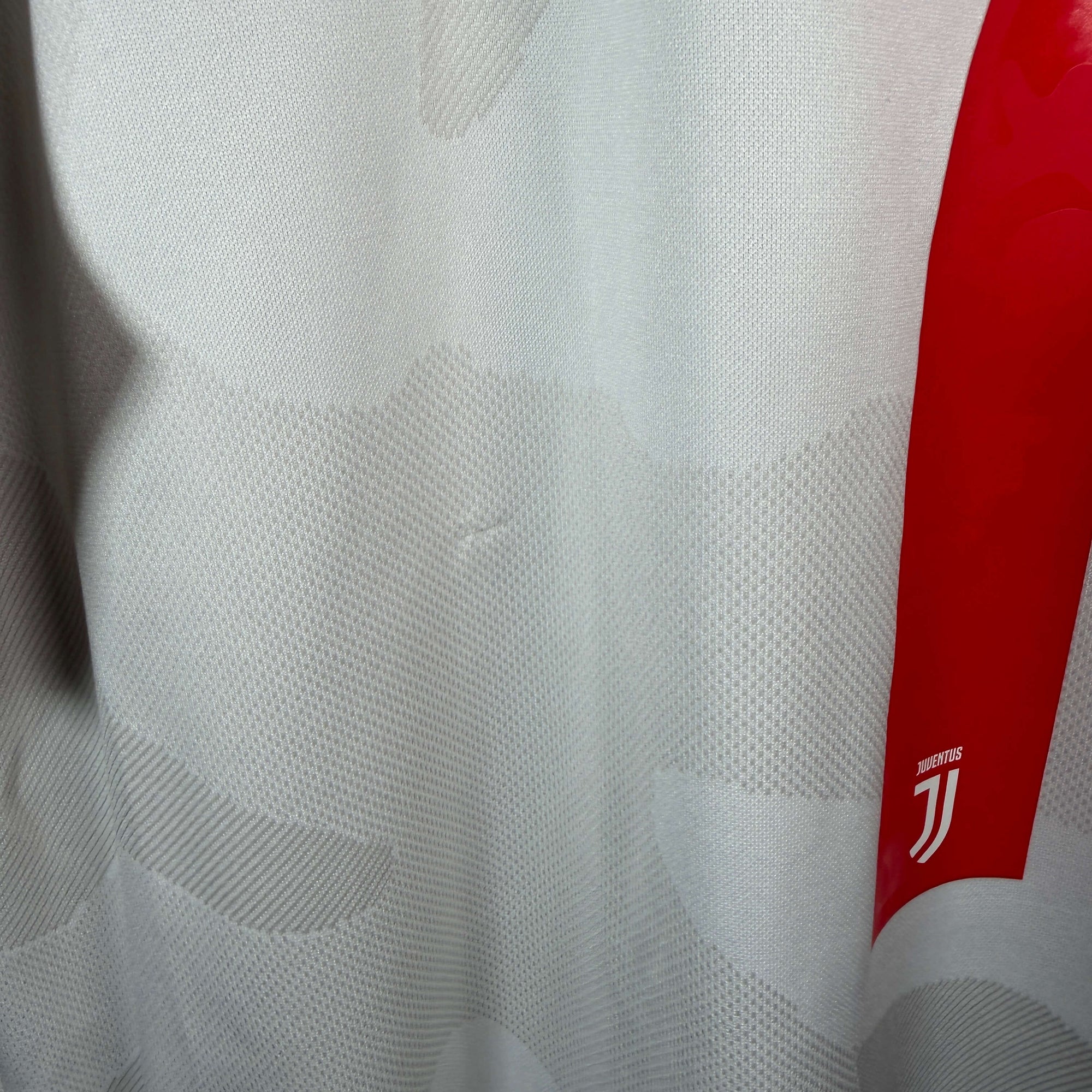 2019-20 Juventus Away Shirt Ronaldo 