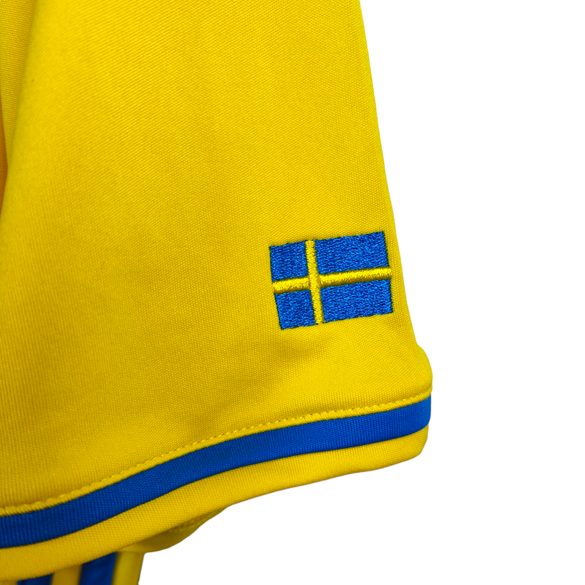 AUCTION 2015-16 Sweden Home Shirt - 9.5/10 - (M) ENDED