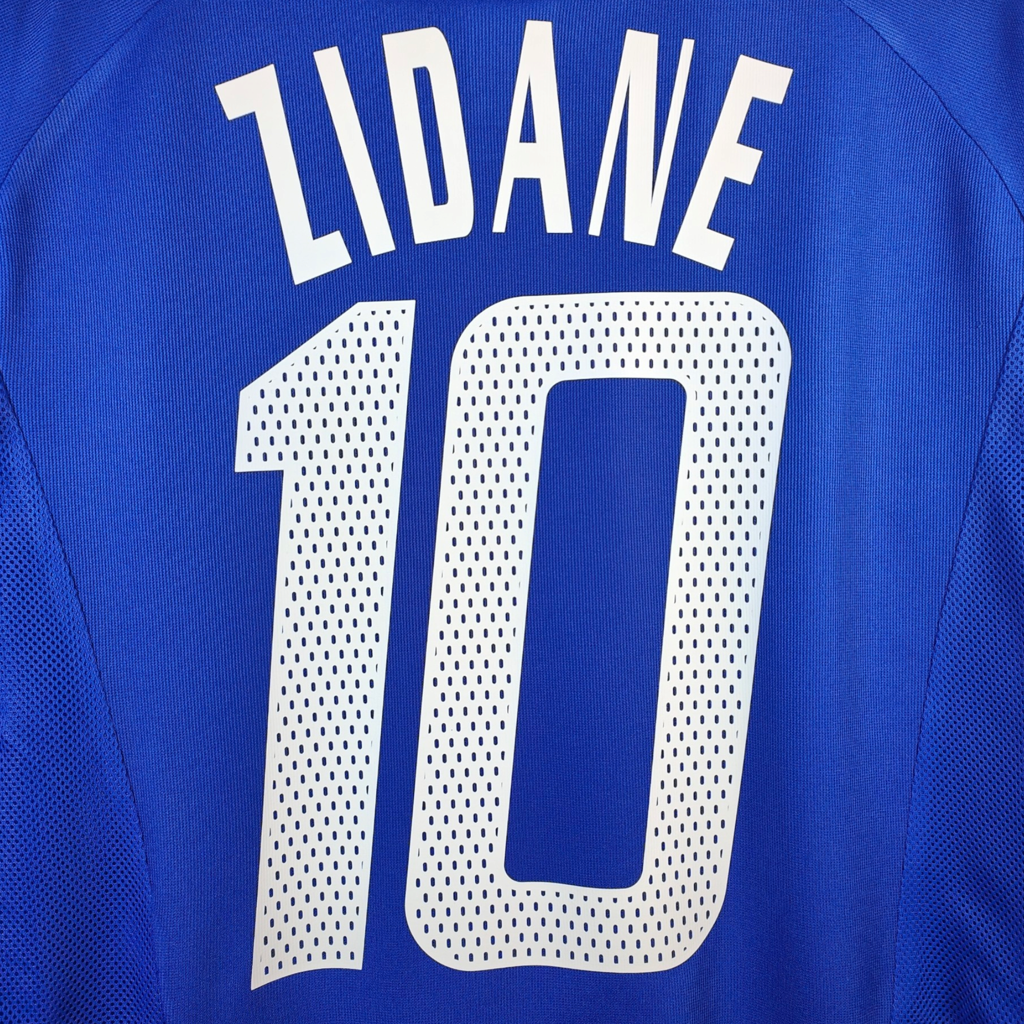 2002-04 France Home Shirt Zidane 