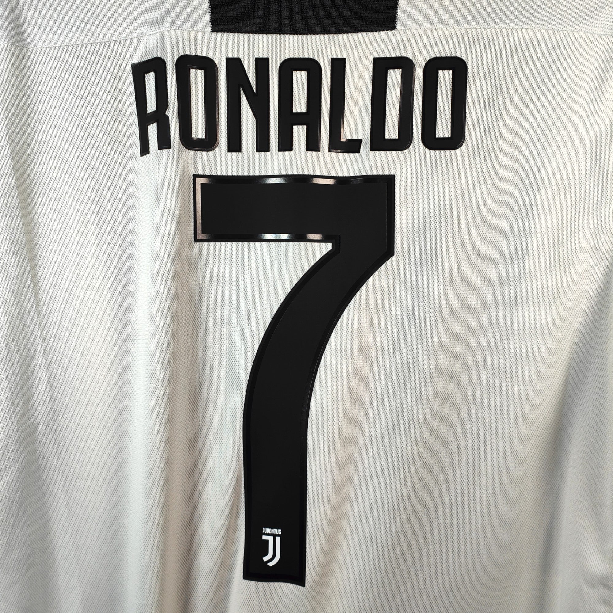 AUCTION 2018 - 19 Juventus Home Shirt Ronaldo 7 - 9.5/10 - (M) - Eternal Pitch
